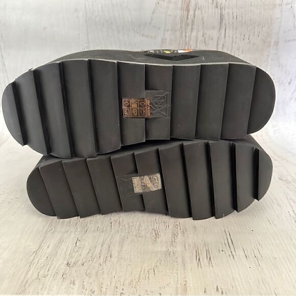 NIB Y.R.U. Qozmo black lo Care Bears platform sneakers in black sky Sz 8 - Picture 9 of 10